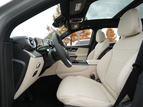 New 2026 Mercedes-Benz GLC 300 4MATIC image 35