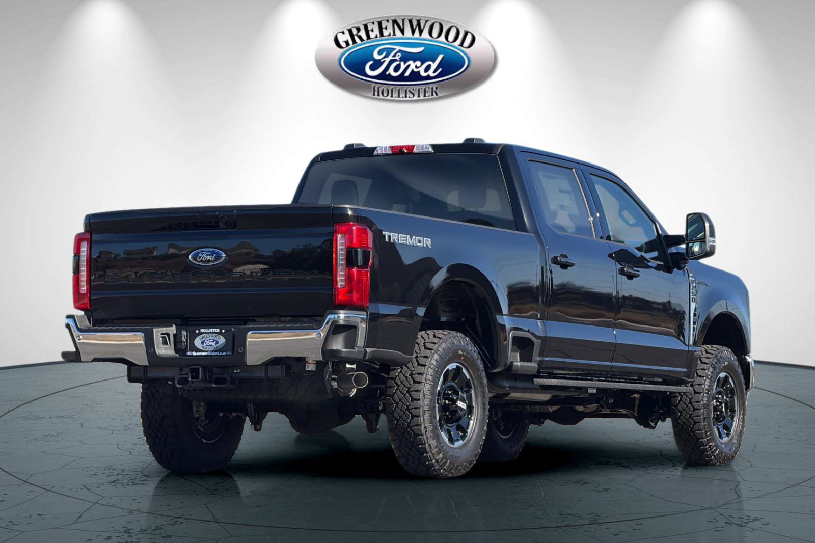 New 2026 Ford F250 XLT w/ XLT Premium Package AWD/4WD image 4