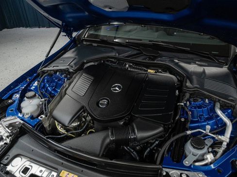 Certified 2025 Mercedes-Benz CLE 300 4MATIC Coupe image 4