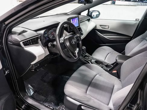 Certified 2025 Toyota Corolla SE FWD image 18