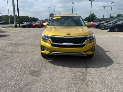 Used 2021 Kia Seltos SX w/ SX Sunroof Package image 2