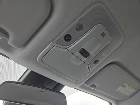 Used 2017 Toyota Prius Prime Premium image 21