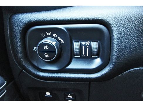 Used 2025 RAM 1500 Laramie image 19