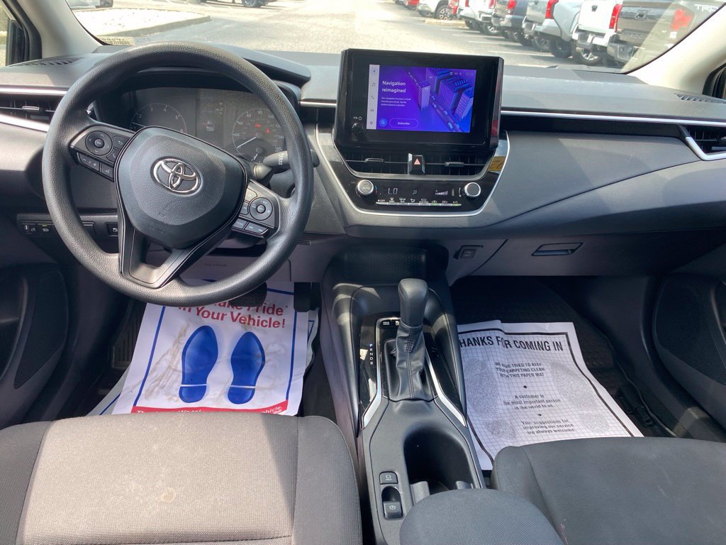 Used 2023 Toyota Corolla LE w/ LE Convenience Package FWD image 8