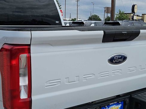 Used 2024 Ford F250 XLT w/ FX4 Off-Road Package AWD/4WD image 23