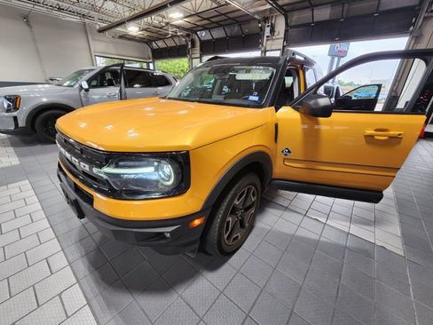 Used 2023 Ford Bronco Sport Outer Banks w/ Tech Package AWD/4WD image 3
