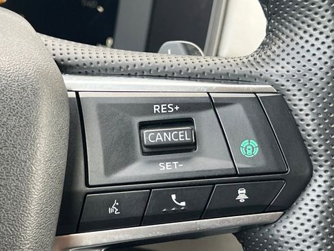 Used 2025 Mitsubishi Outlander SEL FWD image 12