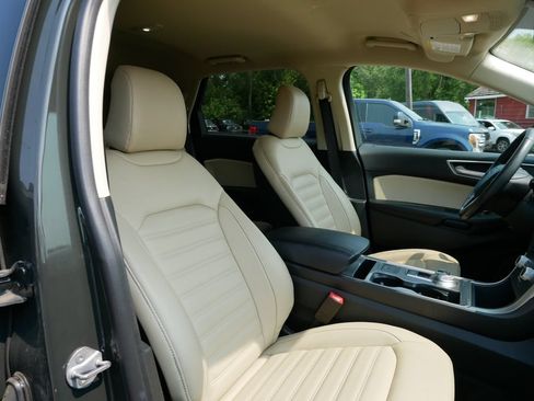 Certified 2024 Ford Edge SEL w/ Convenience Package AWD/4WD image 12