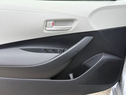 Used 2025 Toyota Corolla LE w/ LE Premium Package AWD/4WD image 23