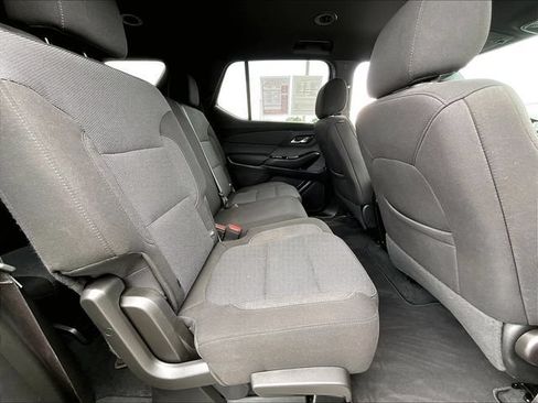Used 2023 Chevrolet Traverse LT FWD image 16