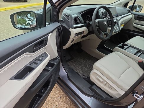 New 2026 Honda Odyssey EX-L image 10