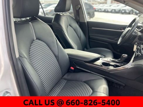 Used 2024 Toyota Camry SE image 6