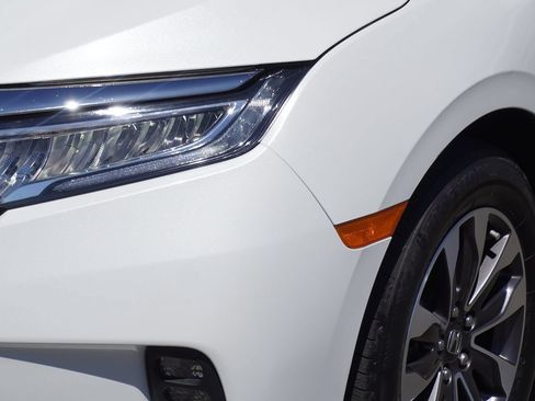 Used 2023 Honda Odyssey EX-L image 2