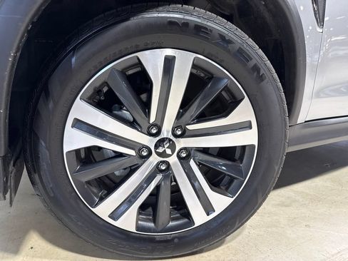 Used 2025 Mitsubishi Outlander Sport ES AWD/4WD image 2