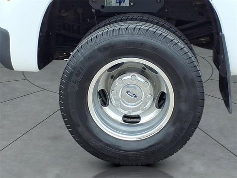 Used 2016 Ford F350 Lariat w/ Lariat Ultimate Package image 4