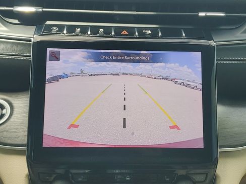 Used 2023 Jeep Grand Cherokee Limited AWD/4WD image 20