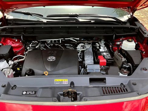 Used 2022 Toyota Highlander XLE FWD image 32