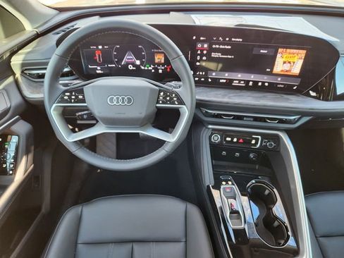 New 2025 Audi Q5 Premium image 26
