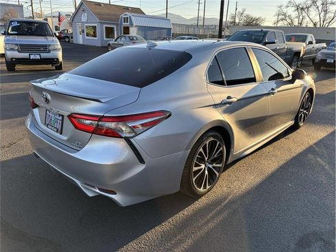 Used 2018 Toyota Camry SE w/ Audio Package image 5
