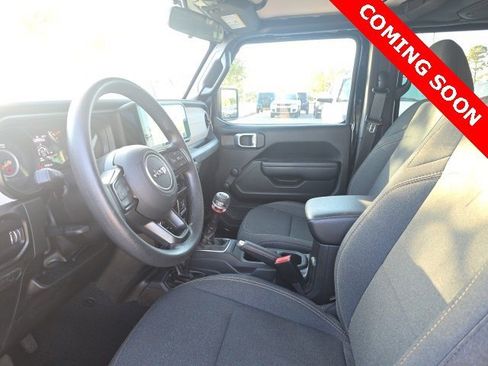 Certified 2024 Jeep Gladiator Sport image 2