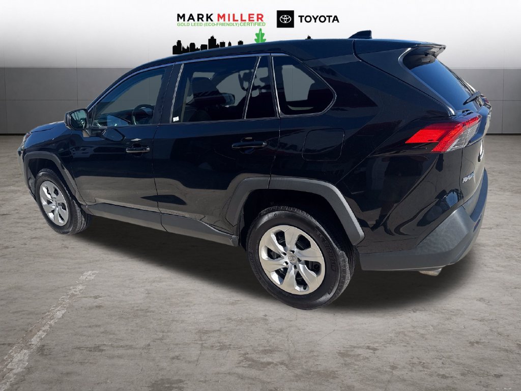 Certified 2024 Toyota RAV4 LE AWD/4WD image 3