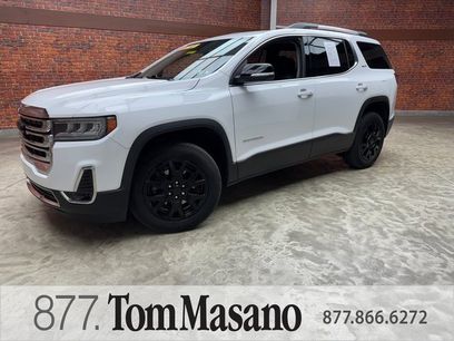 Used 2023 GMC Acadia SLT w/ Preferred Package