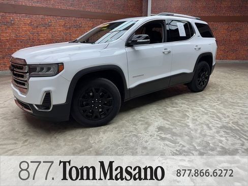 Used 2023 GMC Acadia SLT w/ Preferred Package image 1