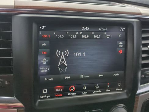 Used 2018 RAM 1500 Laramie w/ Convenience Group AWD/4WD image 25