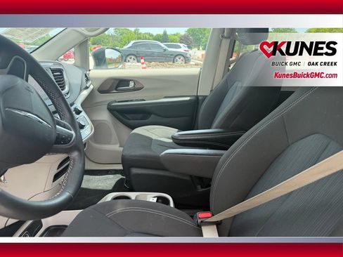 Used 2021 Ford EcoSport SE w/ Interior Protection Package FWD image 14