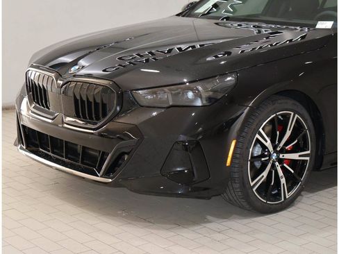 New 2027 BMW 530i xDrive w/ M Sport Package AWD/4WD image 4