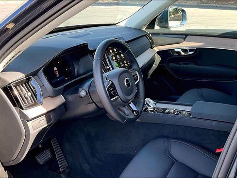 Used 2026 Volvo XC90 B6 Plus w/ Protection Package image 17