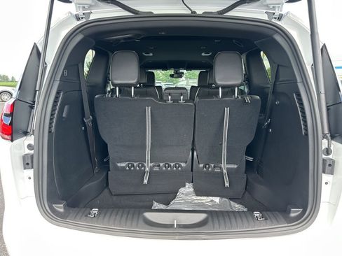 New 2026 Chrysler Pacifica Select image 13