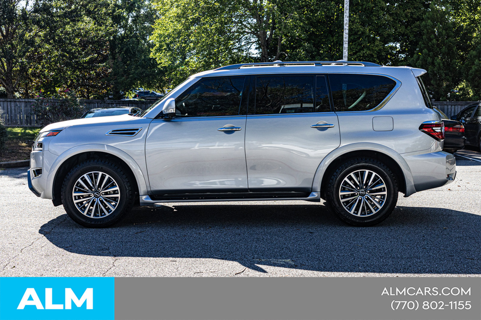 Used 2023 Nissan Armada SL w/ Captain's Chairs Package AWD/4WD image 9