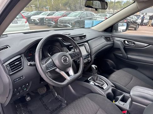 Used 2020 Nissan Rogue SV image 27