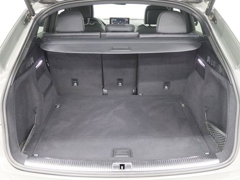 Used 2023 Audi SQ5 Prestige w/ Prestige Package image 6