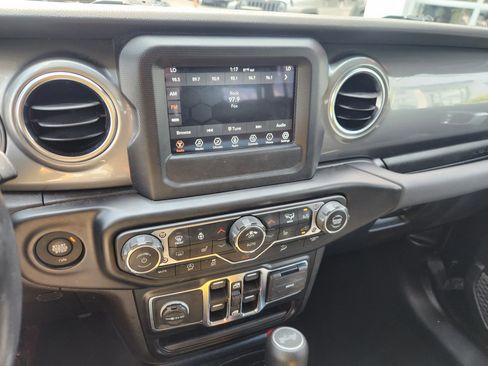 Used 2021 Jeep Wrangler Unlimited Sahara w/ Cold Weather Group image 28