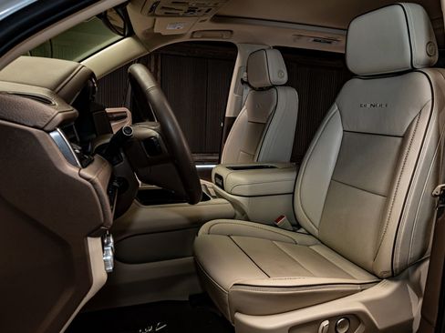 Used 2024 GMC Yukon XL Denali image 23