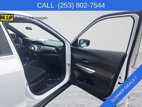 Used 2019 Nissan Kicks SV w/ Exterior Package FWD image 17