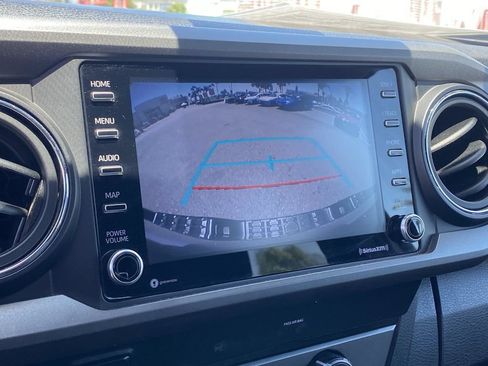 Certified 2020 Toyota Tacoma TRD Off-Road w/ Technology Package AWD/4WD image 31