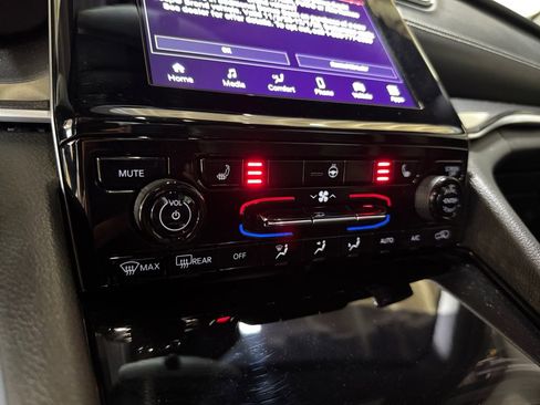 Used 2023 Jeep Grand Cherokee Altitude AWD/4WD image 30