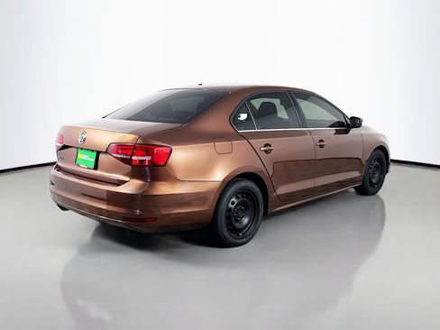 Used 2017 Volkswagen Jetta S image 8