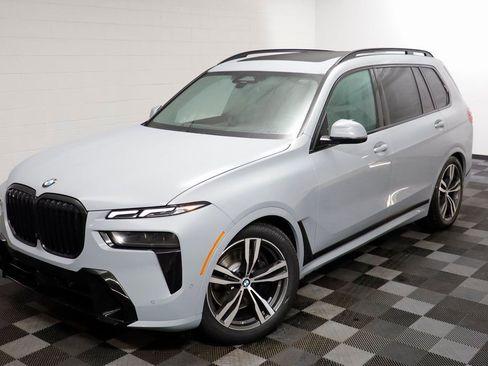 New 2026 BMW X7 xDrive40i w/ M Sport Package AWD/4WD image 2