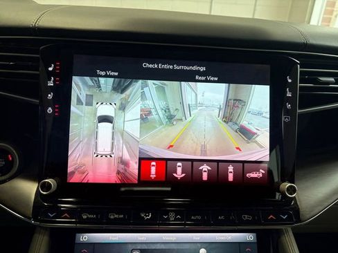 Used 2023 Jeep Grand Wagoneer Series II image 31