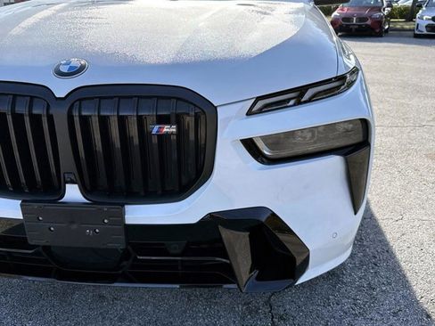 Used 2023 BMW X7 M60i image 9
