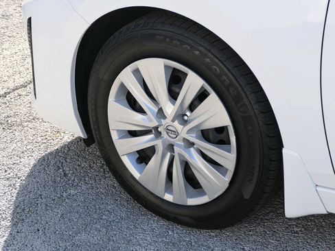 Used 2024 Nissan Sentra S FWD image 11