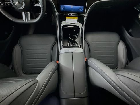 Certified 2025 Mercedes-Benz GLC 300 image 17