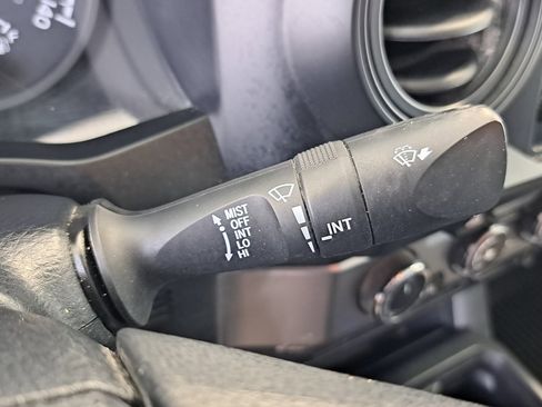 Used 2023 Toyota Tacoma SR image 7