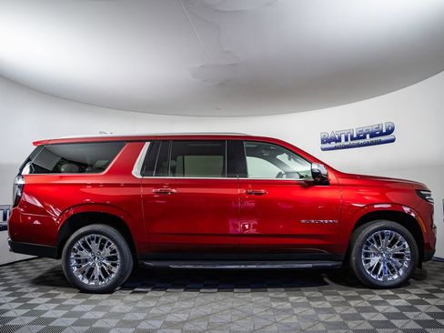 New 2025 Chevrolet Suburban Premier w/ Sun And Tow Package image 13