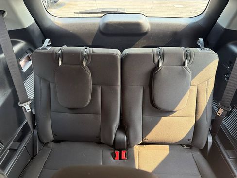 Used 2021 Ford Explorer XLT AWD/4WD image 16