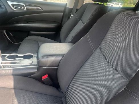 Used 2020 Nissan Pathfinder S FWD image 14